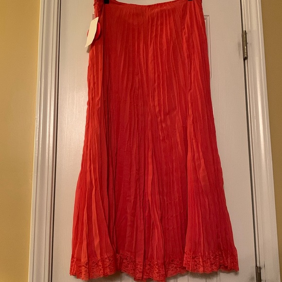 Clothing Co. Lined Persimmon A-line Midi Pleated Laced Hem Zipper. M - Picture 1 of 7